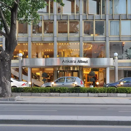 Altinel & Convention Center מלון