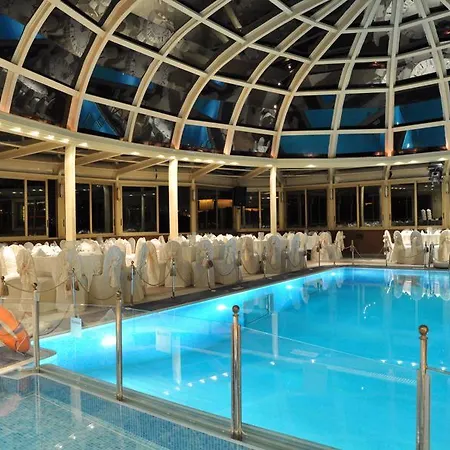 מלון Altinel & Convention Center 5*
